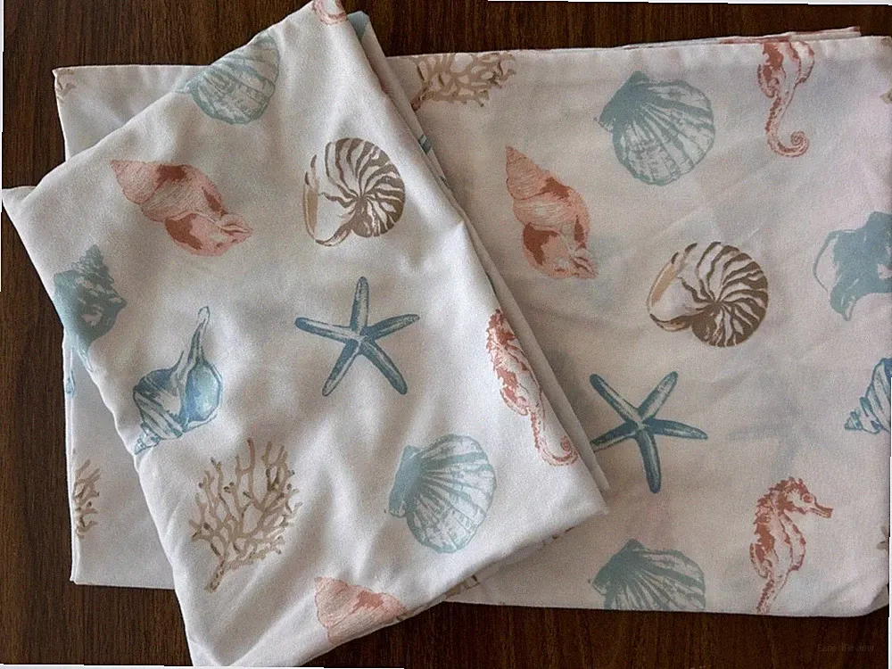 2 pillowcases Sweet Home Collection size 30 x 20 beach shells on white set