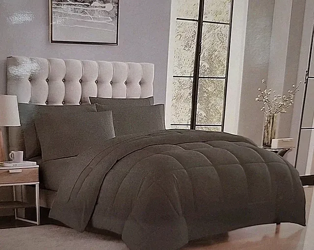 NEW Sweet Home Collection 7-Piece Comforter Set Bed in a Bag. Gray